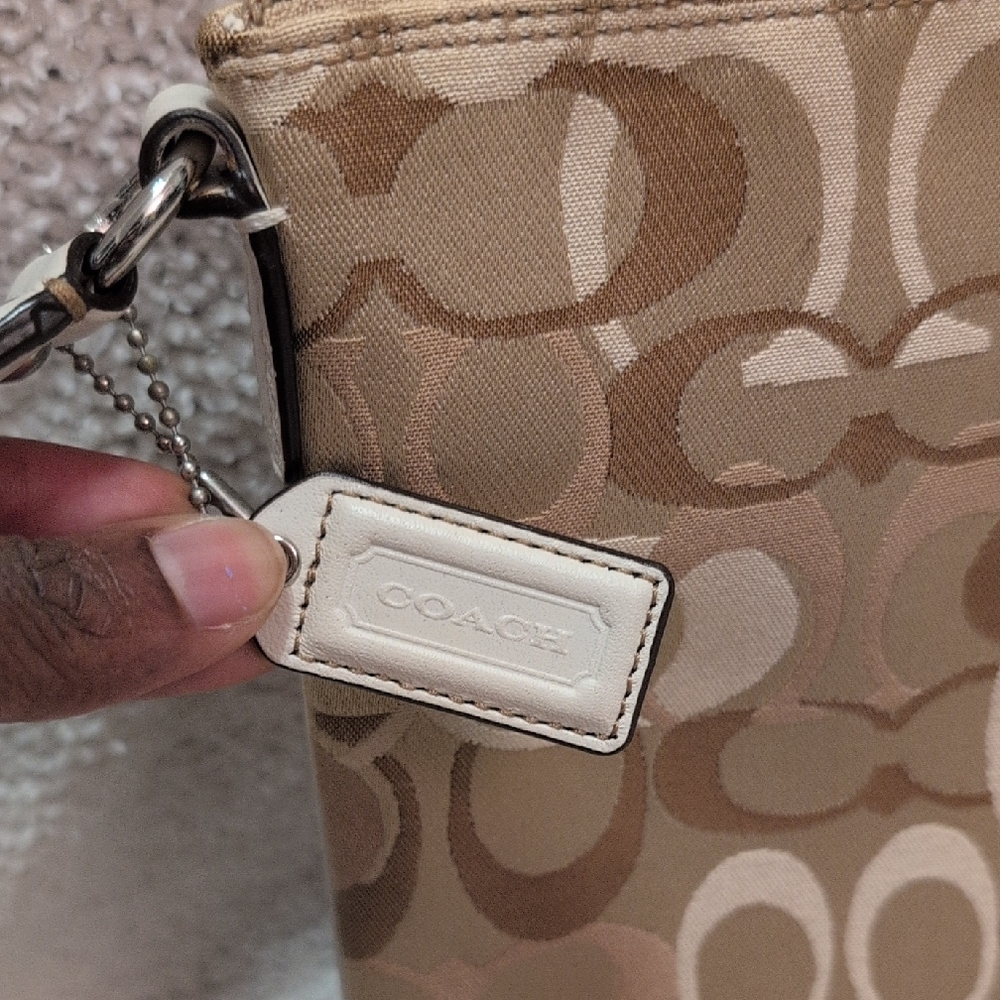 Vintage Coach Crossbody Bag - Picture 3 of 9